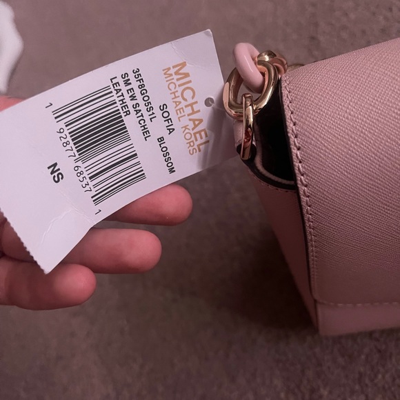 SOLD Michael Kors purse - Picture 3 of 6